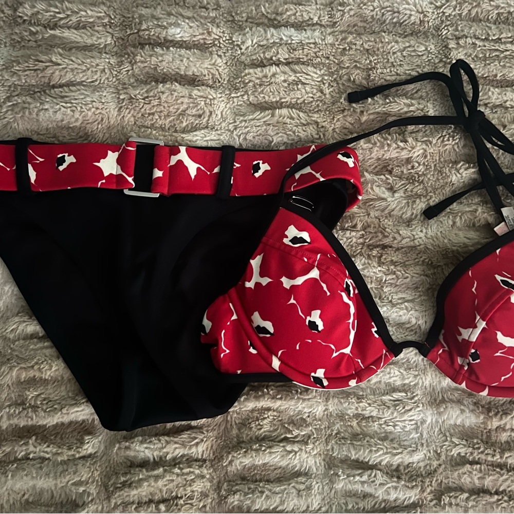 Adorable Victoria Secret bathing suit. Adorable!